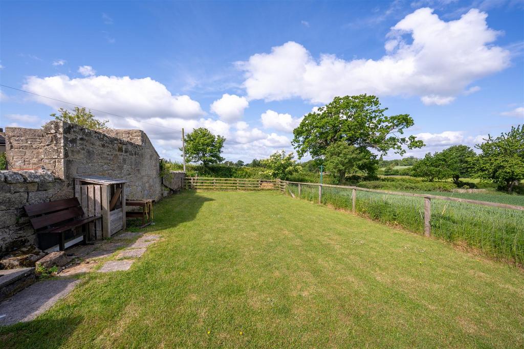 1 Swinton Bridge End Farm Cottage-37.jpg