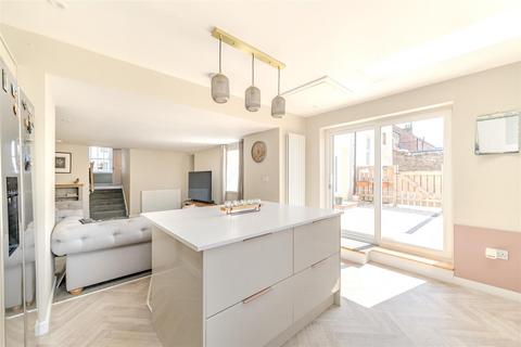 5 bedroom townhouse for sale, 12 High Street, Ayton, Eyemouth