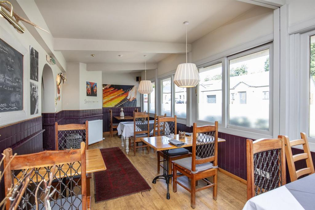 Seasons restaurant-04.jpg