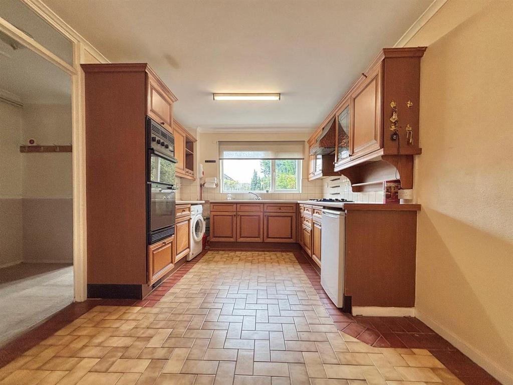 KITCHEN1.jpg