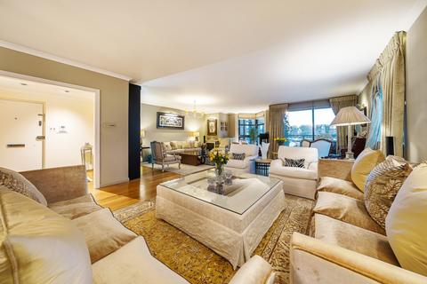 5 bedroom flat to rent, Anhalt Road, London, SW11