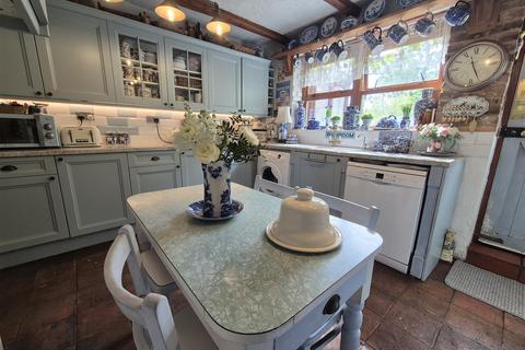 4 bedroom cottage for sale, Cromwell Road, Poole BH12