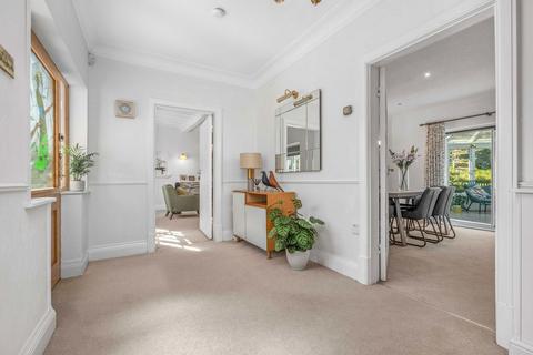 38 Broad Oaks Road, Solihull, B91 1JB