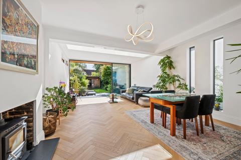 undefined, Kings Road, WALTON-ON-THAMES, KT12