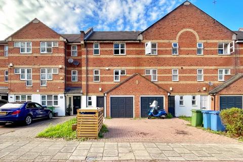 4 bedroom terraced house for sale, Plough Way, London, SE16