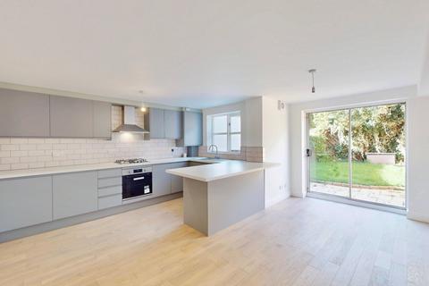 4 bedroom terraced house for sale, Plough Way, London, SE16