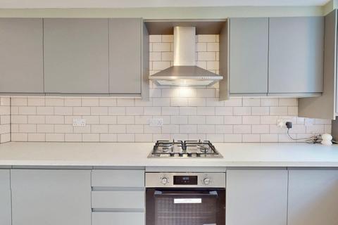 4 bedroom terraced house for sale, Plough Way, London, SE16