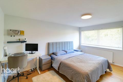 2 bedroom apartment for sale, Lucerne Close, London