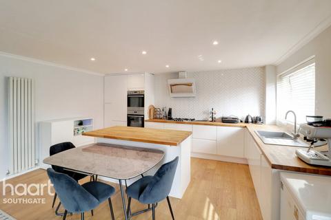 2 bedroom apartment for sale, Lucerne Close, London