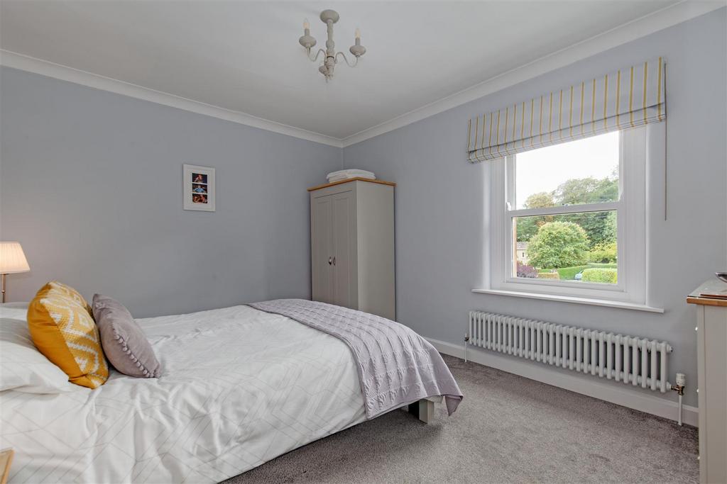 Bedroom 1-3.jpg