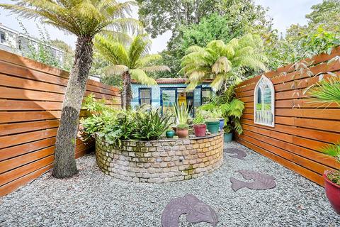 undefined, Herbert Gardens, Strand on the Green, London, W4