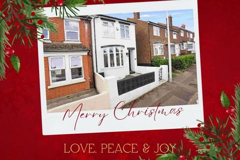 3 bedroom end of terrace house for sale, Harvey Road, Rainham