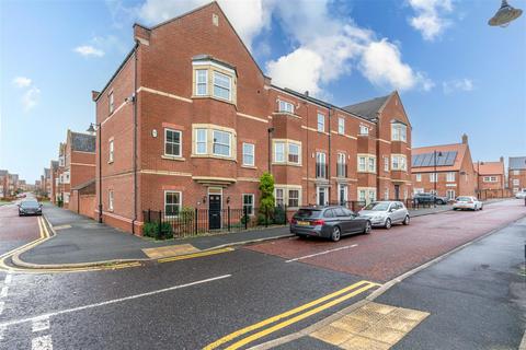 Featherstone Grove, Great Park, NE3