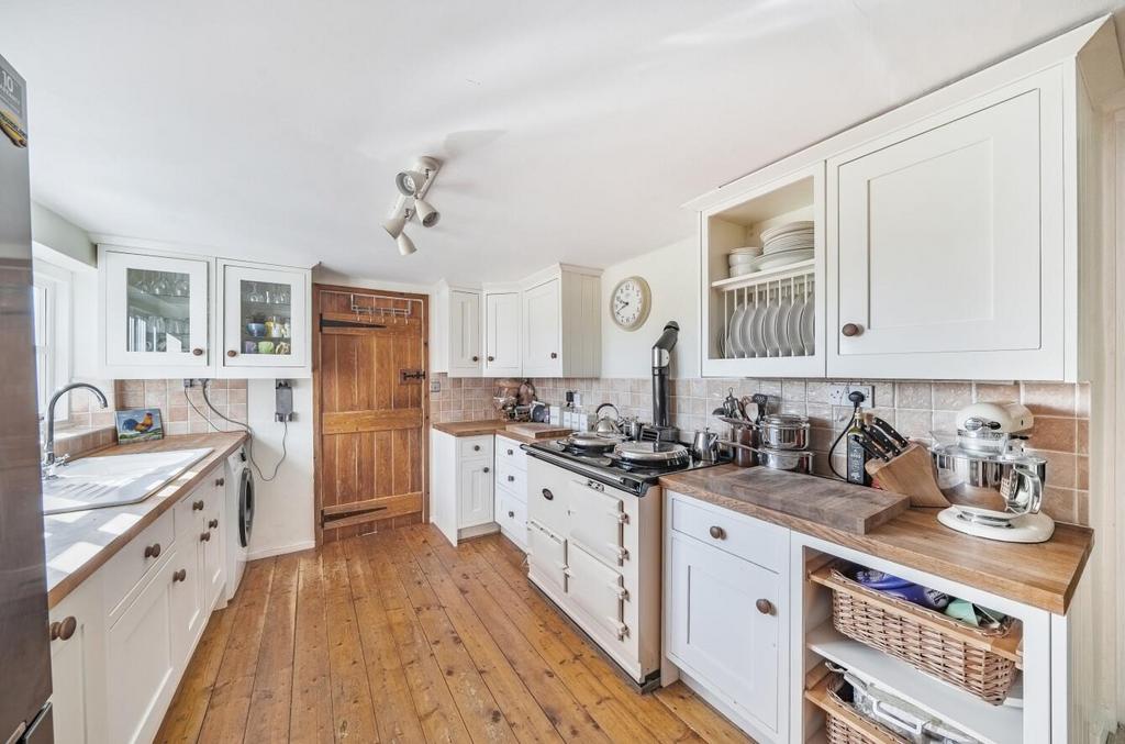Kitchen1.jpg