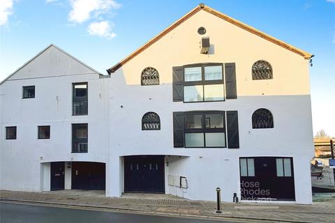 undefined, Sea Street, Newport, Isle of Wight