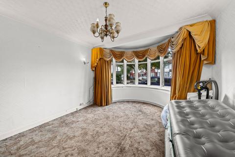 3 bedroom semi-detached house for sale, Park Avenue North, London, NW10