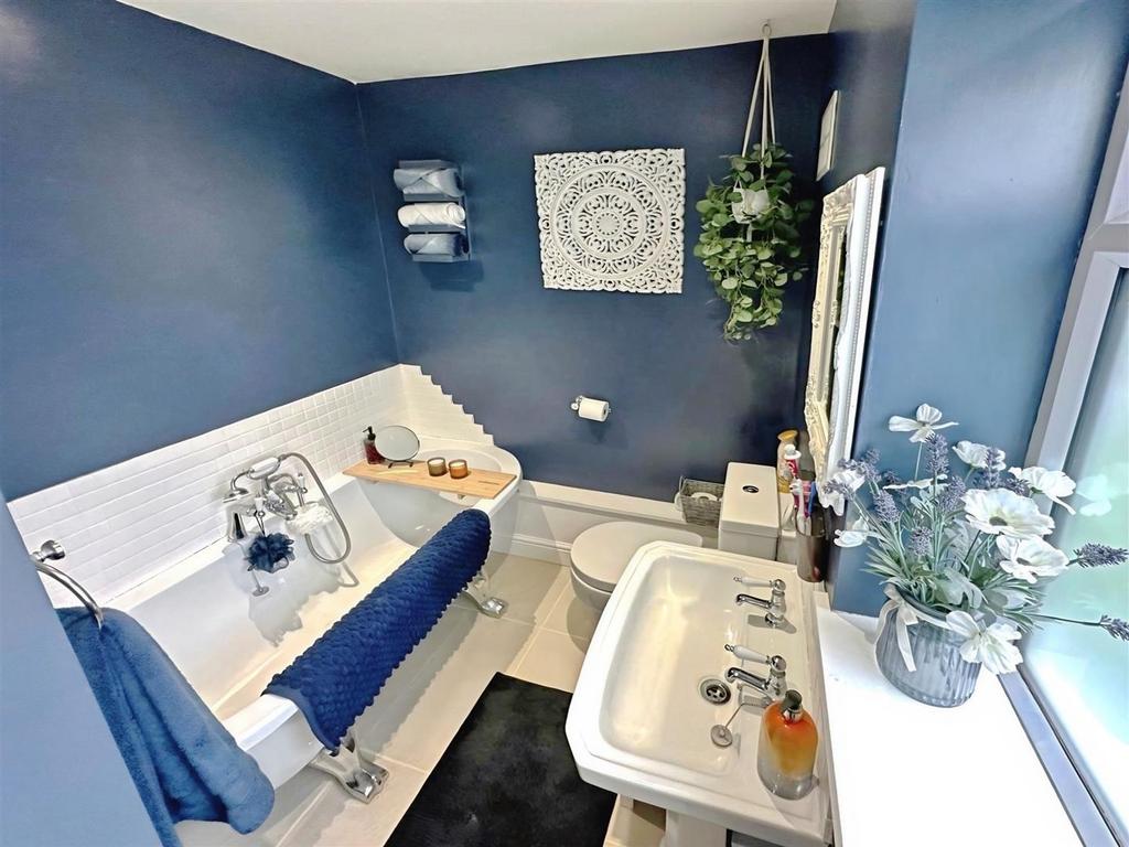 A691f40c-Bathroom.jpg