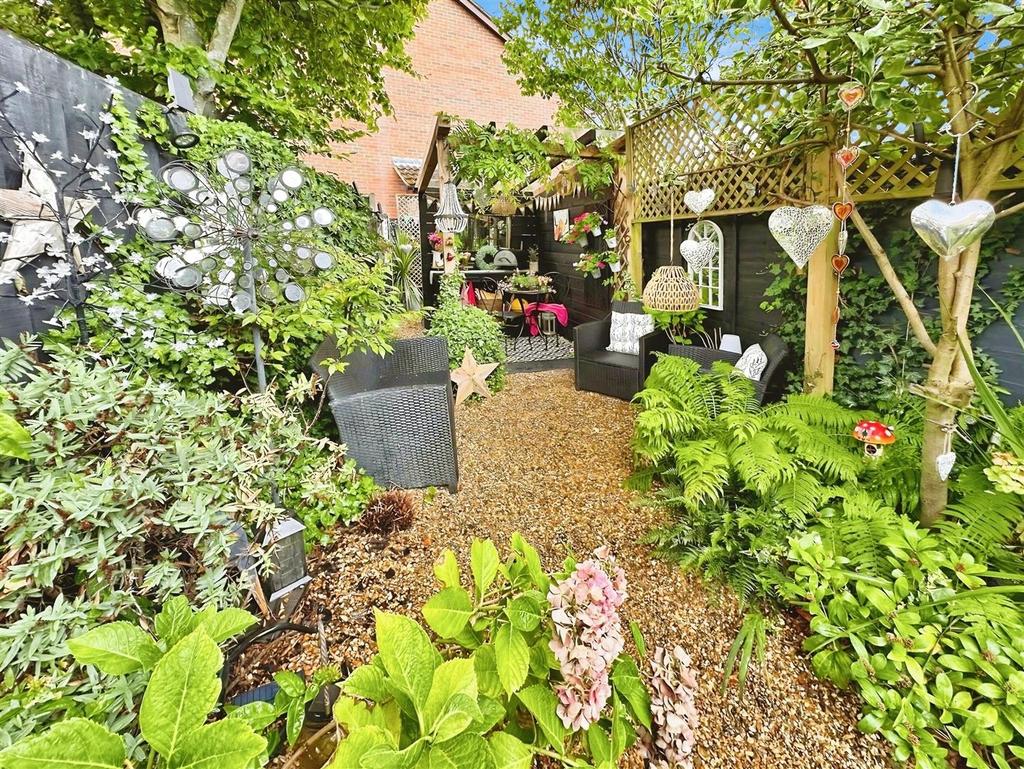 A2693402-Garden 202.jpg
