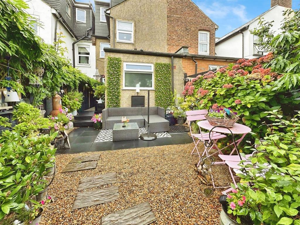 941b412a-Garden 203.jpg
