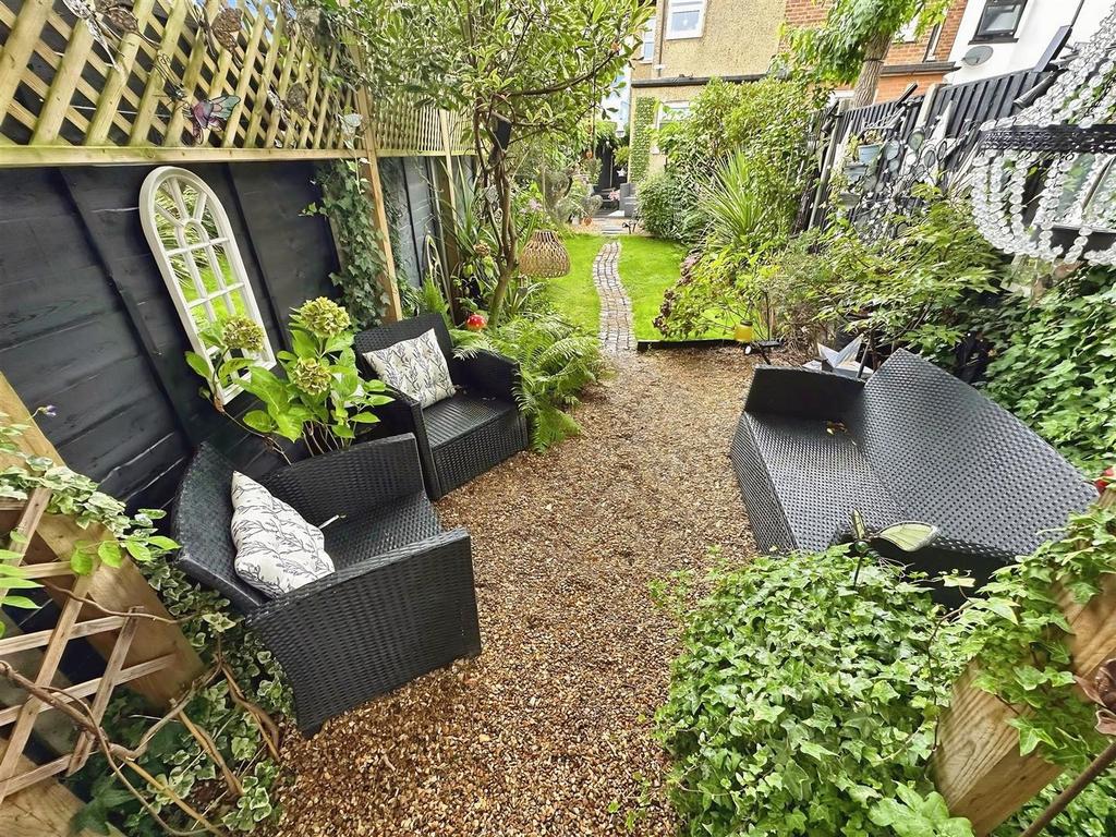 6604402a-Garden 201.jpg