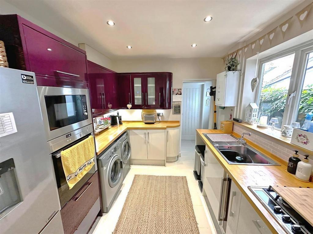 5a69ffd5-Kitchen 201.jpg