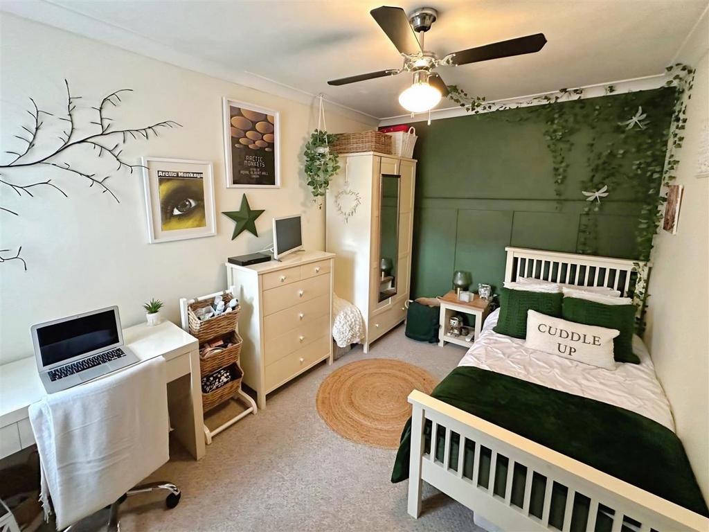 72c58c07-Bedroom 203.jpg