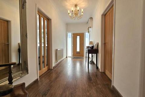 4 bedroom detached house for sale, Lugtrout Lane, Solihull B91