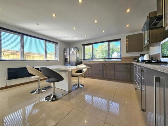 Dining Kitchen