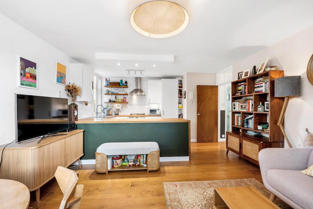 Kitchen/Reception
