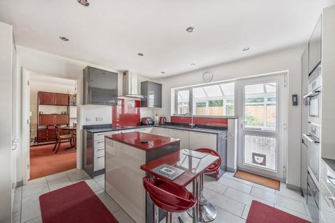 undefined, Woodlawn Grove, Horsell, GU21