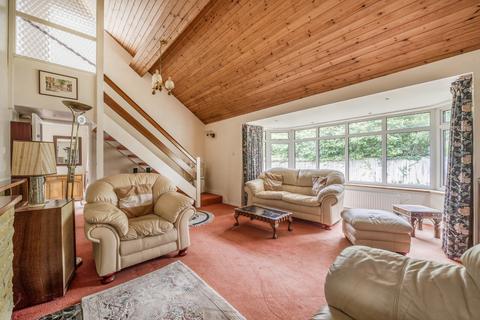undefined, Woodlawn Grove, Horsell, GU21