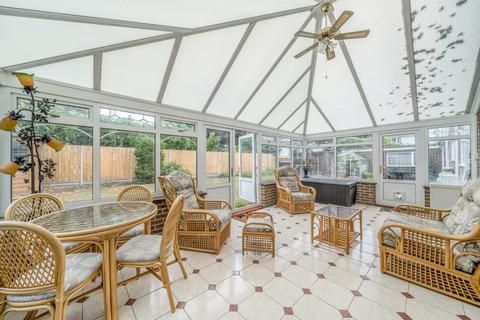 undefined, Woodlawn Grove, Horsell, GU21