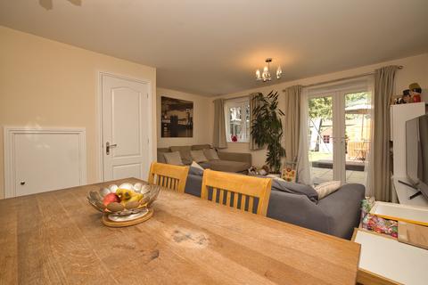 2 Crossway, Broadstairs, CT10 1FD