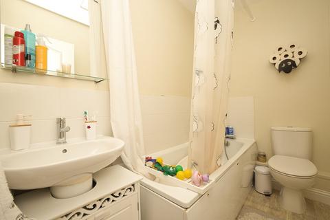 2 Crossway, Broadstairs, CT10 1FD