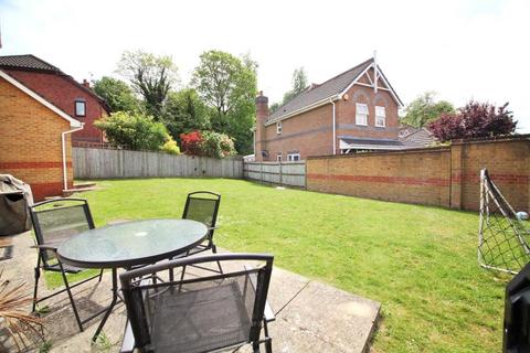 11 Glenrhondda, Emmer Green, Reading, RG4 8LB