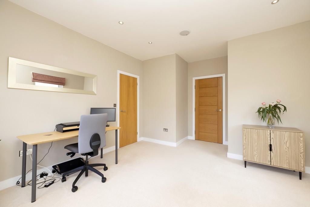 Office/Double Bedroom 5