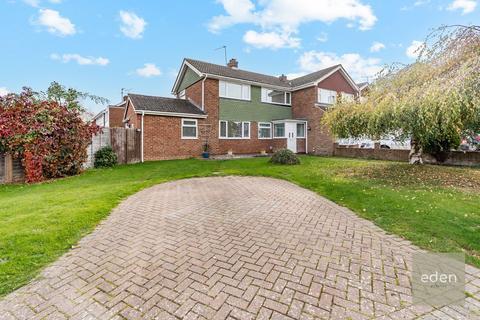 3 bedroom semi-detached house for sale, Marsh Way, Larkfield, ME20