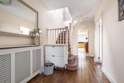 85138 house southbourne crescent london greater l