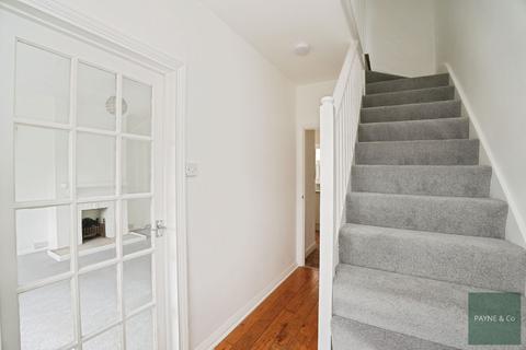 4 bedroom terraced house for sale, Neville Road, Ilford, IG6
