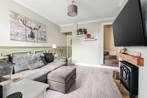 2 bedroom end of terrace house for sale, Holly Road, Hampshire GU12