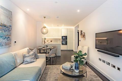 2 bedroom flat to rent, Charles Clowes Walk, London SW11