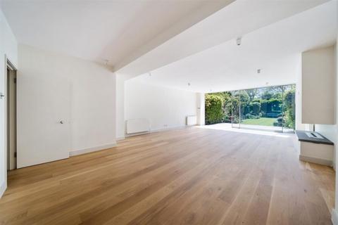 4 bedroom terraced house to rent, Elsworthy Road, Primrose Hill, London, NW3