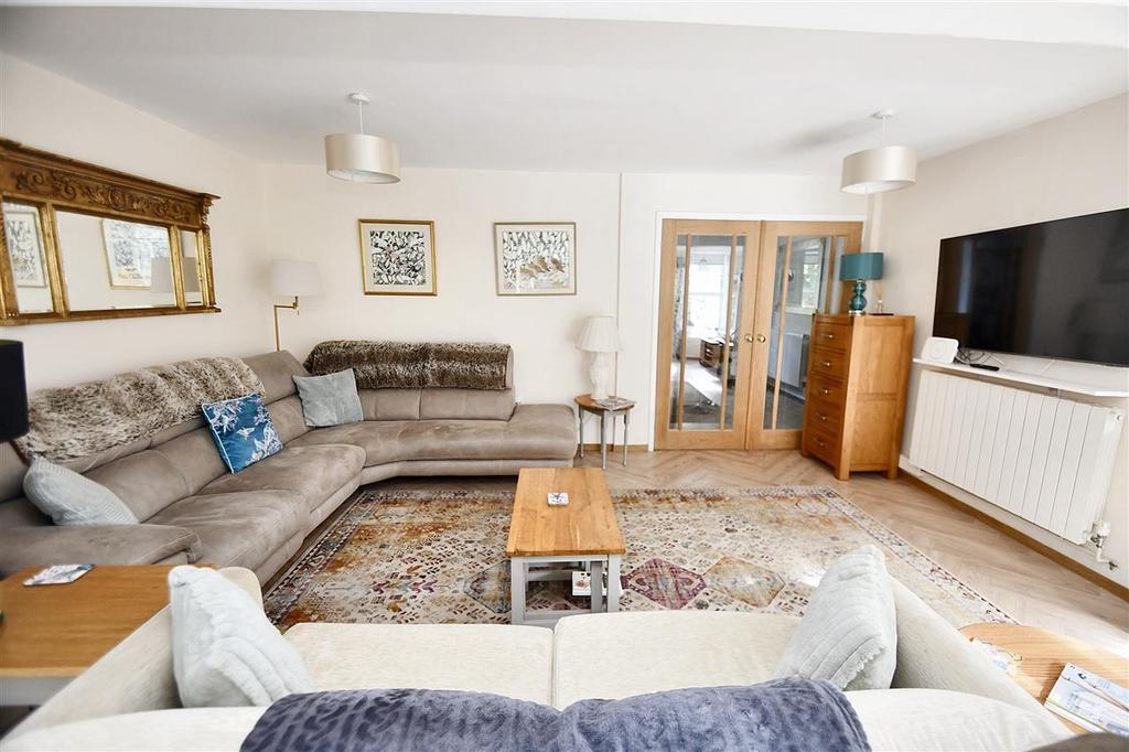 Lounge/dining room