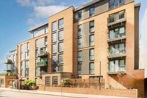 Ealing Road, Brentford TW8