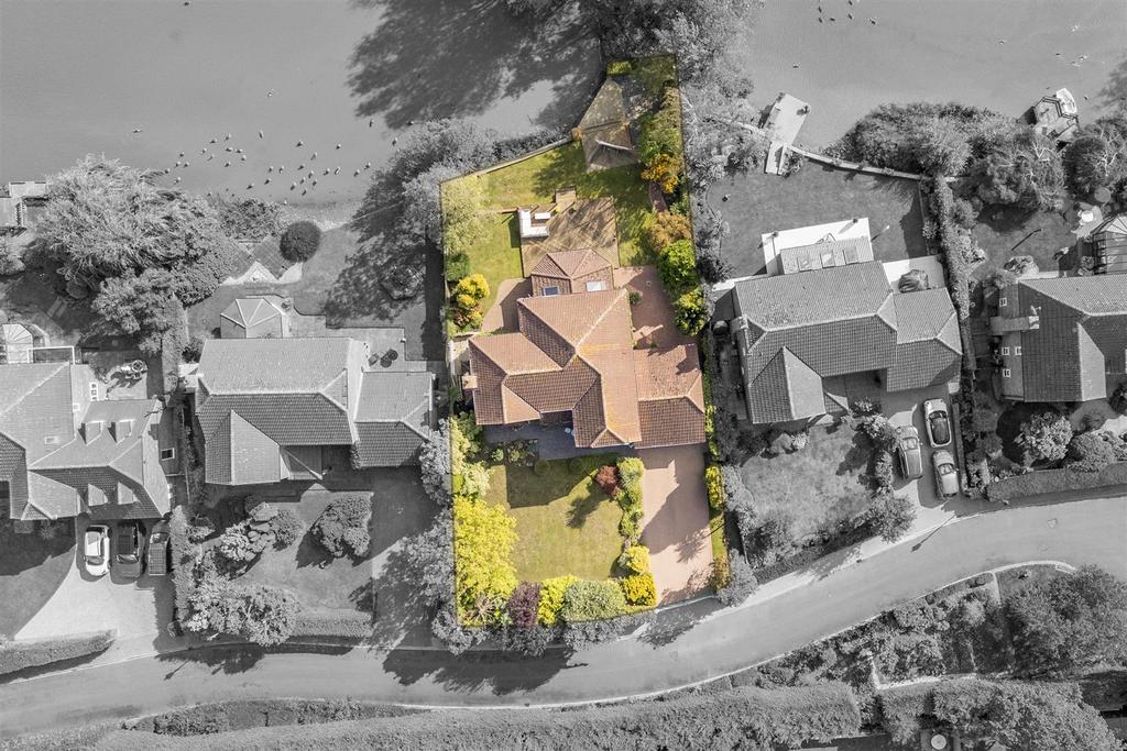 Lakeside Externals 23.jpg