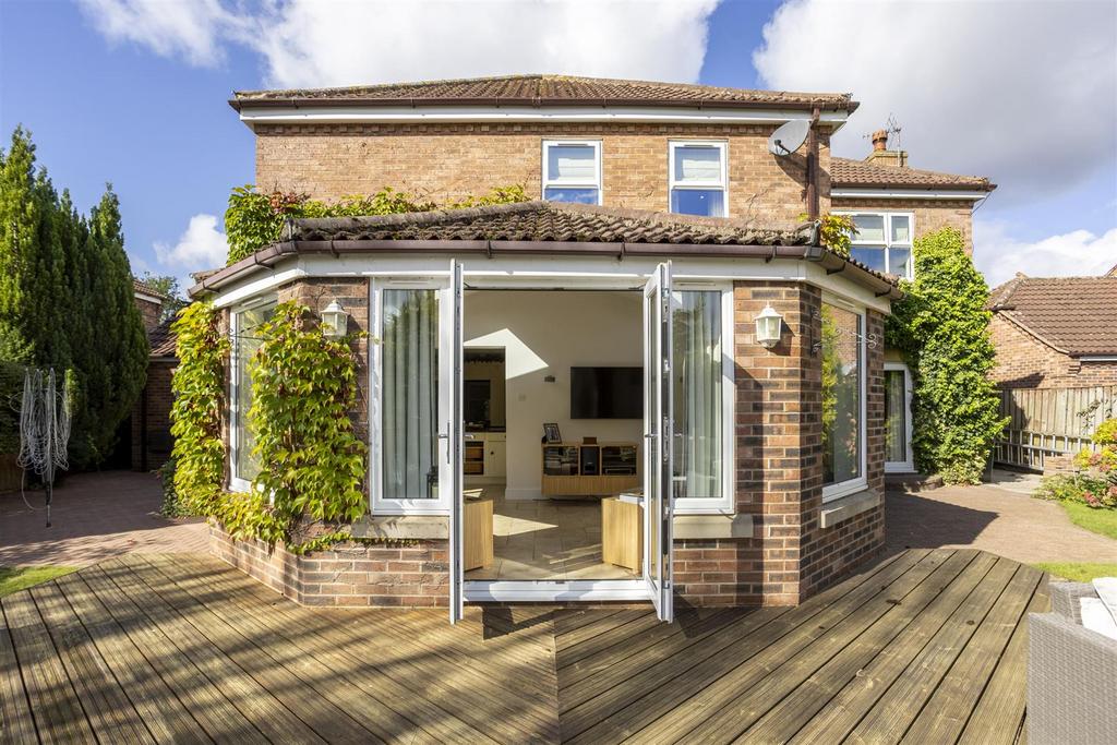 Lakeside Externals 2.jpg