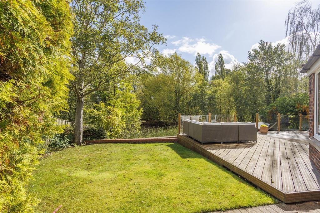 Lakeside Externals 6.jpg