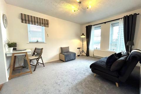 6, Courtlands Bewdley Street, Evesham, WR11 4AD