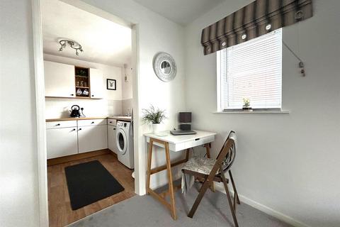 6, Courtlands Bewdley Street, Evesham, WR11 4AD