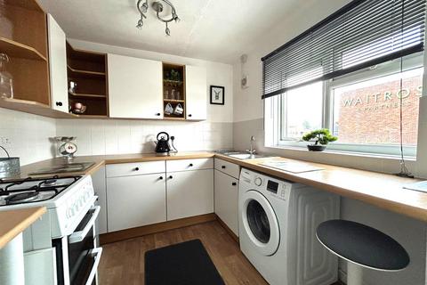 6, Courtlands Bewdley Street, Evesham, WR11 4AD